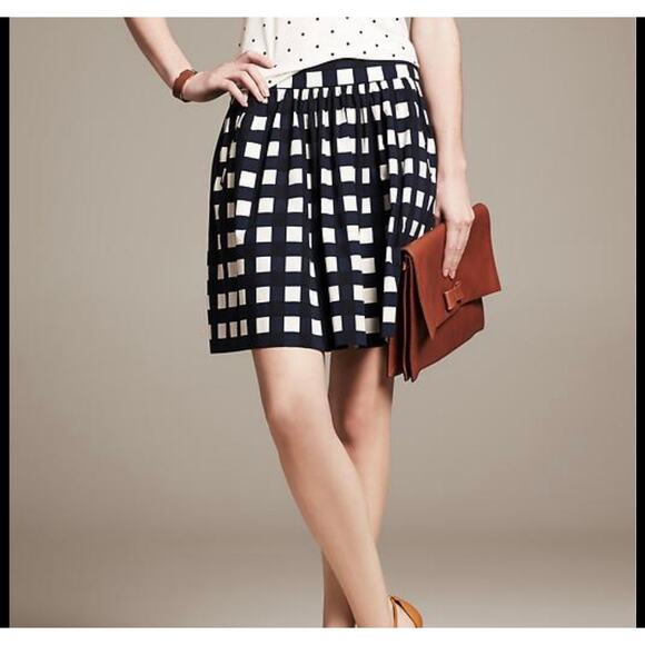 Banana Republic Navy GINGHAM Plaid FULL SKIRT Pockets Knee Length Womens Size 4 - Picture 1 of 9